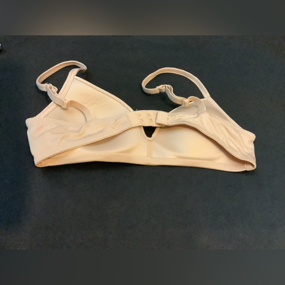 Women’s Hanes bra size 32 a - Picture 2 of 3